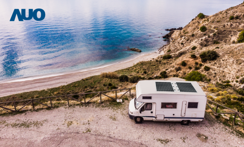 「可撓輕量化太陽光電板SunCurva」使用輕量特殊耐候型複合板取代傳統太陽能板的玻璃前板，不僅降低70%重量，每米平方僅3Kg；具有抗衝擊性能及通過電磁相容性測試，可應用於交通運輸工具，如露營車、遊艇等